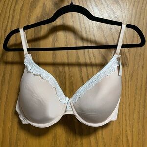 SIMPLY BASIC BEIGE T-SHIRT BRA - 40D - NWT